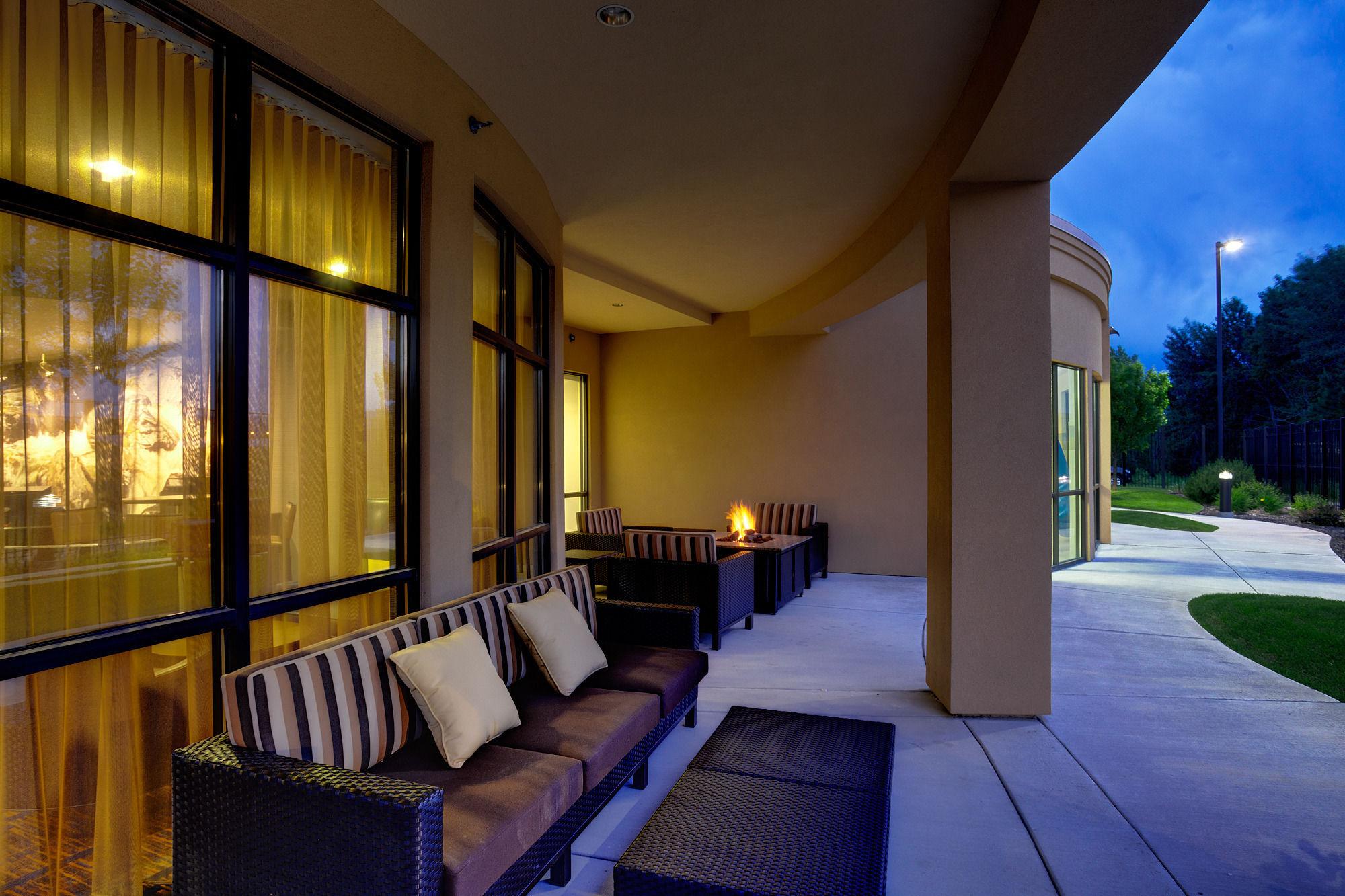 Courtyard Hotel 3*