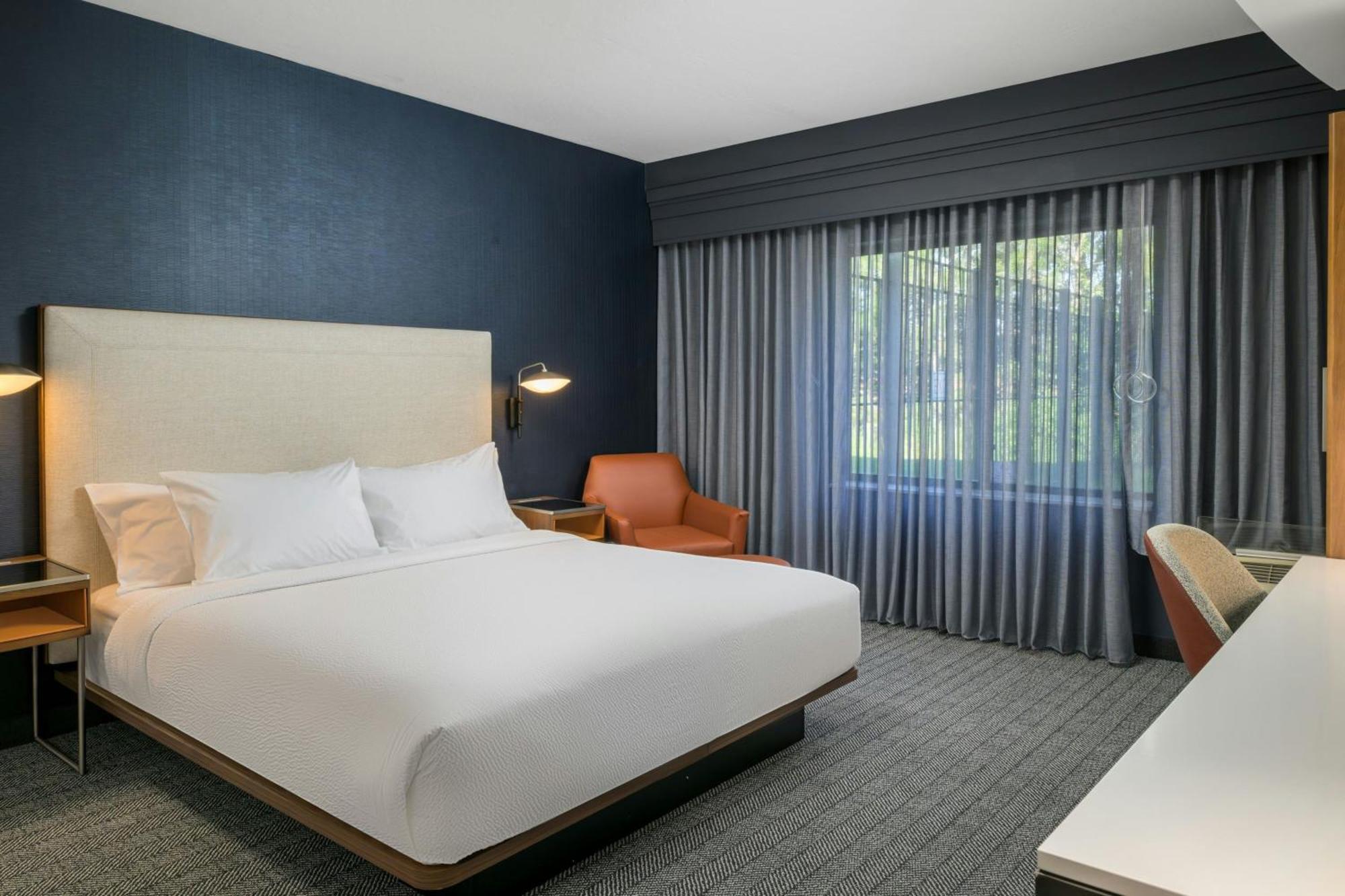 Hotel Courtyard 3*